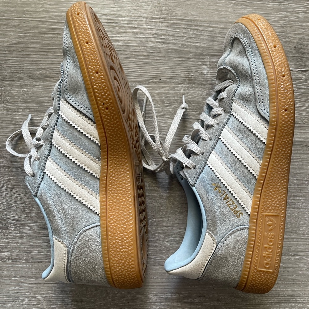 ADIDAS SPEZIAL REPOSH SIZE 5.5 PALE BLUE/ GRAY W GUM SOLE